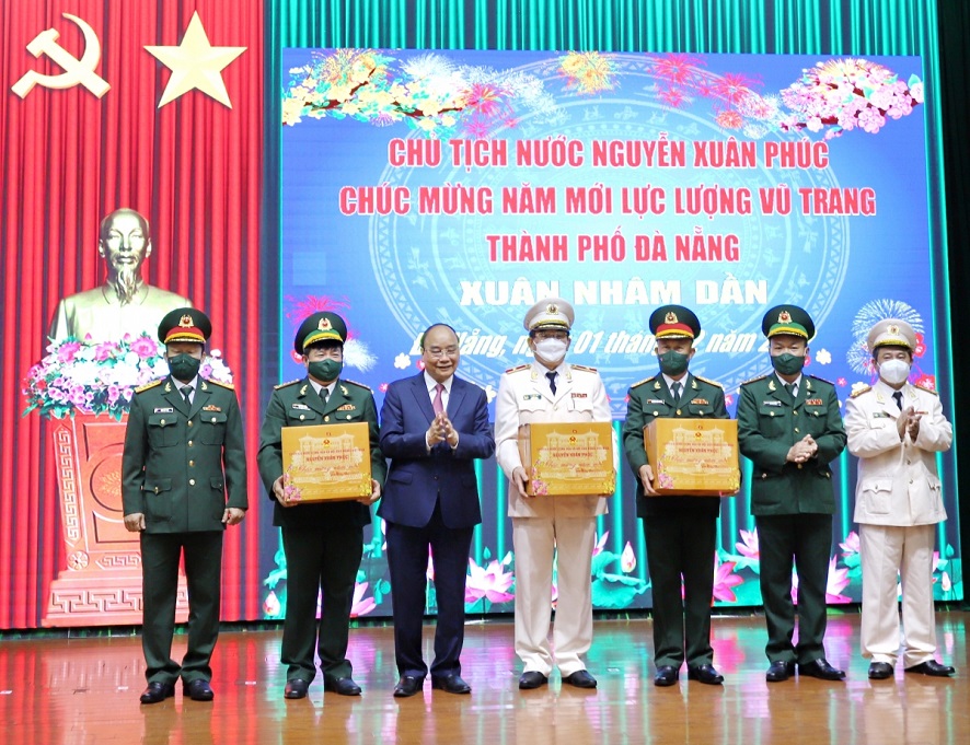 Presidente de Vietnam en encuentro con las fuerzas armadas en Da Nang en ocasión del Tet