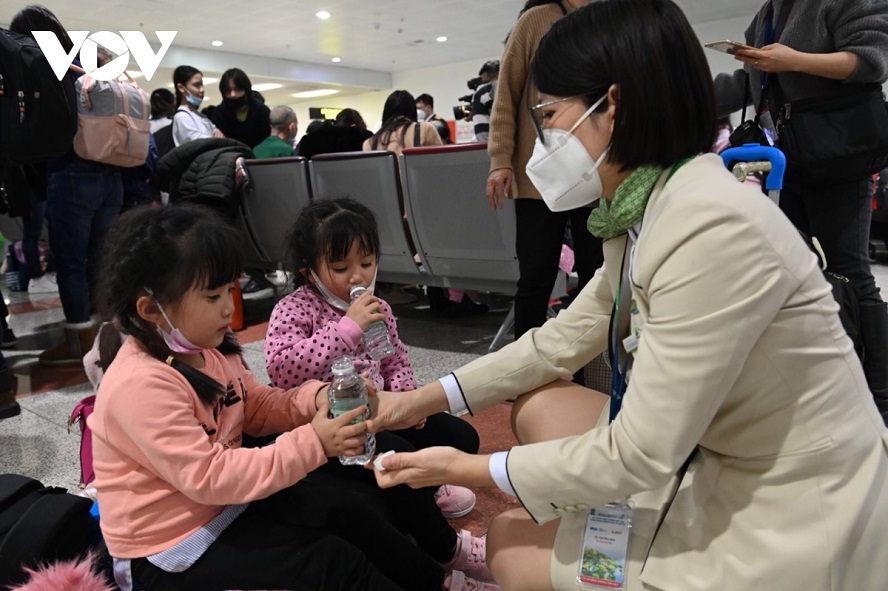 Llega a Vietnam el segundo vuelo de ciudadanos repatriados desde Ucrania