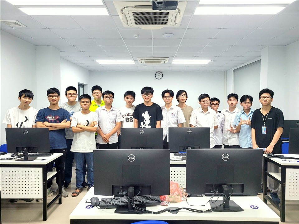 Vietnam gana seis medallas en la Olimpiada de Tecnología Informática de Asia-Pacífico 2023