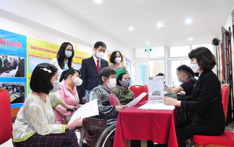 Sensibilizan a las empresas que contratan a personas con discapacidad