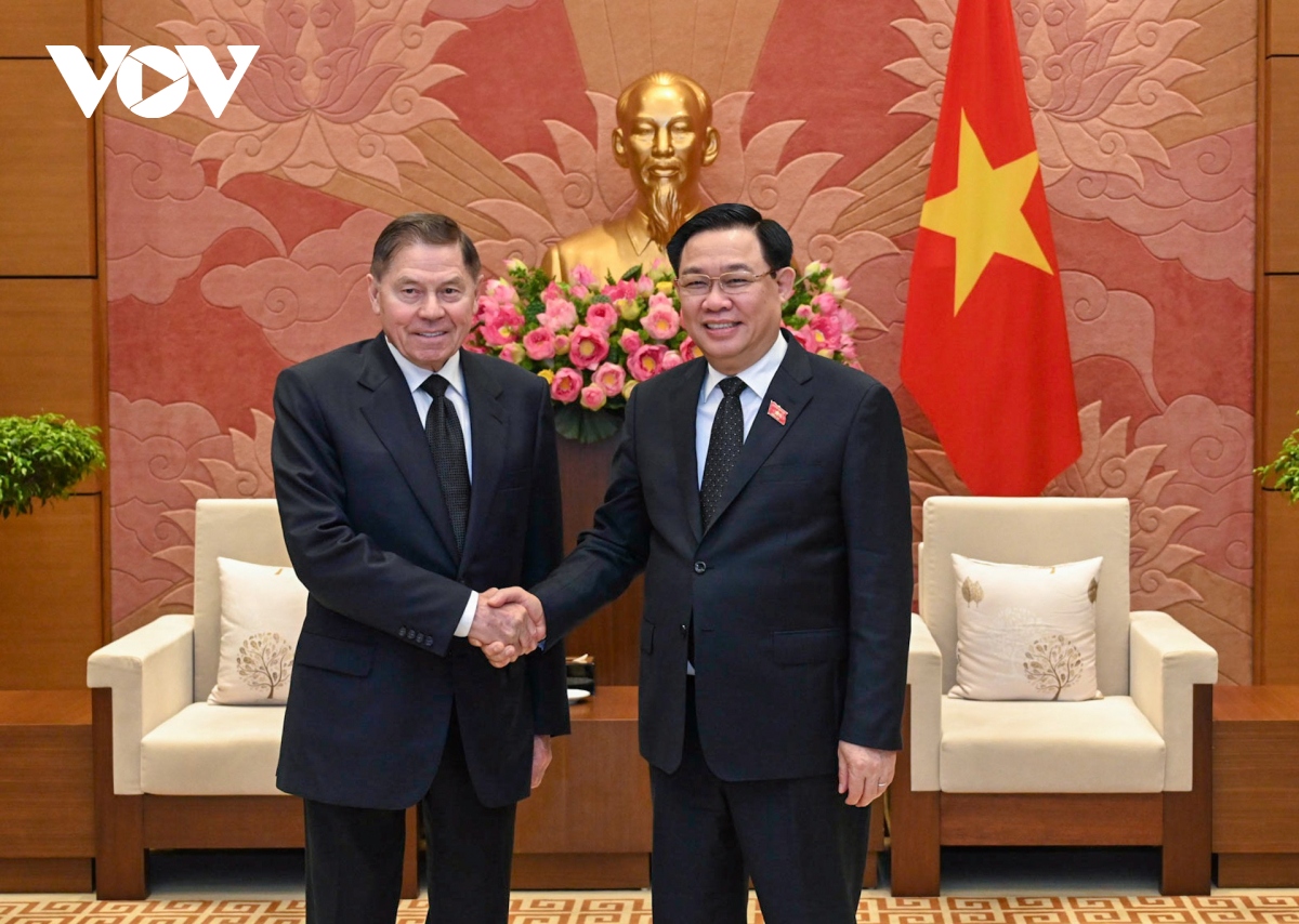 Presidente del Parlamento de Vietnam recibe al jefe del Tribunal Supremo de Rusia