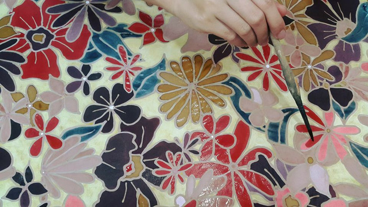 Linh Tran Design House et son atelier de la peinture sur soie