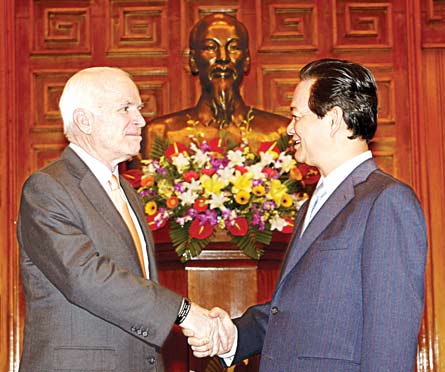 នាយករដ្ឋមន្ត្រីរដ្ឋាភិបាលវៀតណាមទទួលជួបសន្ទនាជាមួយគណះប្រតិភូសមាជិកព្រឹទ្ធសភាអាមេរិក