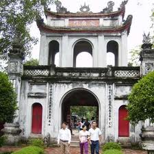 Van Mieu – QuocTu Giam - មហាវិទ្យាល័យដើមដំបូងរបស់វៀតណាម