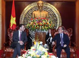 ប្រធានរដ្ឋសភាវៀតណាម Nguyen Sinh Hung ទទួលជួបជាមួយឯកអគ្គរដ្ឋទូត អ៊ីរ៉ង់និងប្រធានព