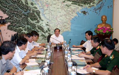 ឧបនាយករដ្ឋមន្រ្តី​ Hoang Trung Hai ចូលរួមសន្និសីទទូទាំបប្រទេស​ស្ដីពីការបង្ការ​និងទប់ទល់ខ្សល់ព្យុះទឹកជំនន់ឆ្នាំ២០១២