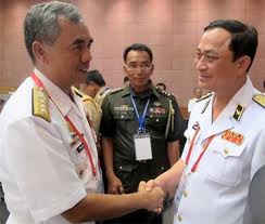 មេបញ្ជាការកងទ័ពជើងទឹកហ្វីលីប៊ីនមានកំពុងដំណើរទស្សនកិច្ចនៅវៀតណាម