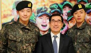 ក្រុមសិល្បៈការពារជាតិកូរ៉េខាងត្បូងមកទស្សនកិច្ចវៀតណាម