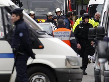 ឯកអគ្គរដ្ឋទូតបាំរាំងប្រចាំនៅអ៊ីស្រាអែលទៅសាក់សួរសុកទុក្ខនិងផ្ញើសម្តី​រំលែក​ទុក្ខដ៏ក្រៀមក្រំបំផុតចំពោះគ្រួសារជនរងគ្រោះនៃរឿង​បាញ់ប្រហារ