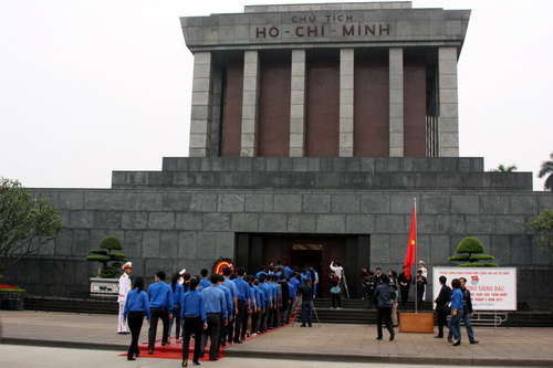 សម្ព័ន្ធយុវជនកុម្មួយនិស្តហូជីមិញបានធ្វើពិធីរាយការណ៌អំពីស្នាដៃជាមួយលោកប្រធានហូជីម