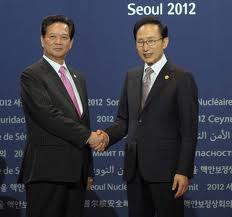 សកម្មភាពរបស់នាយករដ្ឋមន្ត្រី Nguyen Tan Dung ក្នុងសន្និសីទកំពូលនុយក្លេអ៊ែលើកទី២