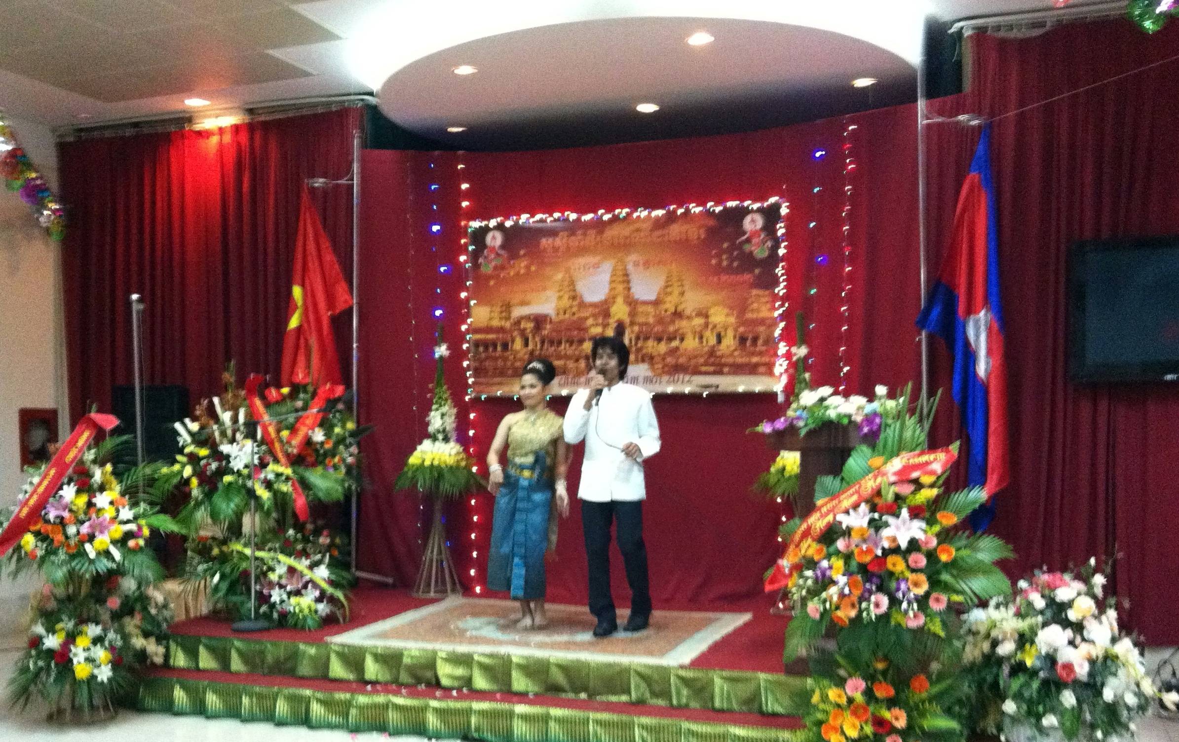 បណ្ដានិស្សិតកម្ពុជានៅក្រុងហាណូយរៀបចំពិធីទទួលបុណ្យចូលឆ្នាំថ្មី