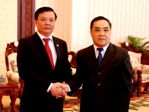 នាយករដ្ឋមន្ត្រីឡាវThong​sing​  Thammavongទទួលជួបជាមួយគណះប្រតិភូជាន់ខ្ពស់​សវនករ​ជាតិ​វៀតណាម