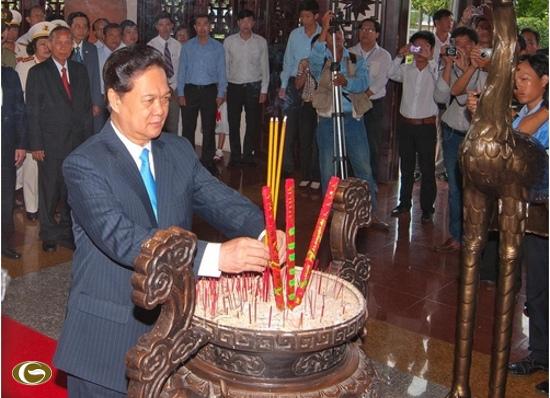 បណ្ដាសកម្មភាពរំលឹកខួបអនុស្សាវរីយ៍លើកទី១០០ទិវាកំណើត អតីតប្រធានក្រុមប្រឹក្សារដ្ឋមន្ត្រី Pham Hung