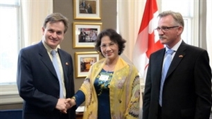 បង្កើនទំនាក់ទំនងមិត្តភាពនិងកិច្ចសហប្រតិបត្តិការលើច្រើនវិស័យ រវាងវៀតណាម-កាណាដា។