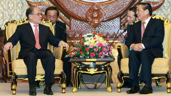 បណ្ដាសកម្មភាពរបស់ប្រធានរដ្ឋសភាវៀតណាម​ Nguyen Sinh Hung នៅឡាវ