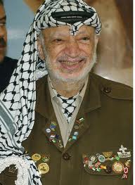 ភរិយាអតីតប្រធានាធិបតីYasser Arafatសំណូមពរសើបអង្កេតអំពីការស្លាប់របស់ស្វាមី