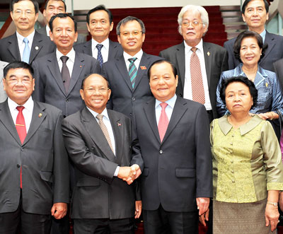 ប្រធានរដ្ឋសភាកម្ពុជាសម្តេចហេងសំរិនមកបំពេញទស្សនកិច្ចជាផ្លូវការនៅវៀតណាម