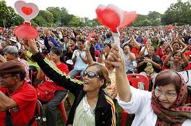 សមាជិកសភា១ចំនួនរបស់ភាគី“អាវក្រហម”ថៃបានទទួលអភ័យឯកសីទ្ធលើកលែងកាជំនំជំរៈទោស