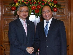 ឧបនាយករដ្ឋមន្ត្រី Nguyen Xuan Phuc ទទួលជួបសន្ទនាជាមួយរដ្ឋមន្ត្រីក្រសួងគមនាគមសាធារណៈការដឹកជញ្ជូនឡាវ