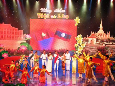 ពិធីបើក “កម្មវិធីជួបប្រស្រ័យវប្បធម៌កីឡានិងទេសចរណ៍តំបន់ព្រំដែនវៀតណាម –ឡាវឆ្នាំ ២០១២”