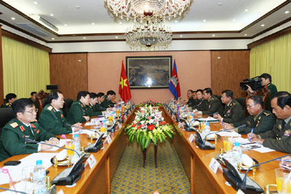 គណះប្រតិភូជាន់ខ្ពស់នៃព្រះរាជានាចក្រកម្ពុជាទៅបំពេញទស្សនកិច្ចជាផ្លូវការនៅវៀតណាម