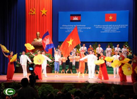 សិក្ខាសាលា “ជំរុញទំនាក់ទំនងមិត្តភាពសហប្រតិបត្តិការរវាង នារីវៀតណាមនិងកម្ពុជា”