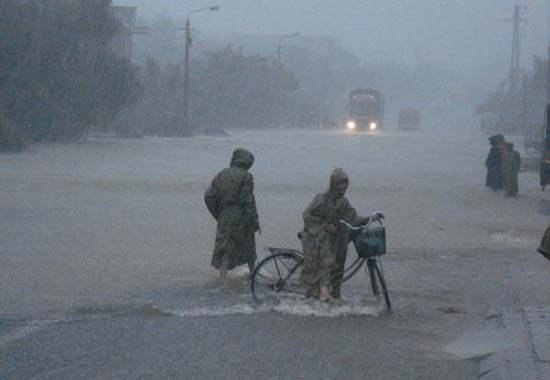 បណ្ដាសកម្មភាពទប់​ទល់​និង​ជួយឧបត្ថម្ភប្រជាជនជំនះពុះពារលើការលំបាកដោយគ្រោះធម្មជាតិ ទឹកជំនន់