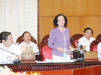 គណកម្មាធិការបណ្ដាបញ្ហាសង្គមនៃរដ្ឋសភាវៀតណាមប្រជុំអំពីច្បាប់ប្រឡងប្រណាំង ស្ងើចសរសើរ