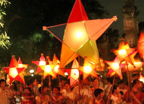 សកម្មភាពទទួលតេត Trung Thu ឆ្នាំ ២០១២ ត្រូវបានរៀបចំឡើងនៅទូទាំងប្រទេសវៀតណាម