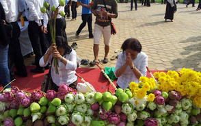 កម្ពុជារៀបចំពិធីកាន់ទុក្ខជាតិអតីតមហាវរ ក្សត្រកម្ពុជាព្រះបាទសម្តេចព្រះនរោត្តម សីហ