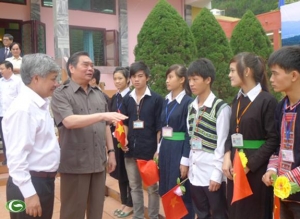 សមាជិកការិយាល័យនយោបាយ Le Hong Anh ជួបធ្វើការជាមួយគណះកម្មាធិការបក្សខេត្ត Dien Bien