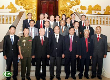 ឧបនាយករដ្ឋមន្ត្រី Nguyen Xuan Phuc ទទួលជួបសន្ទនាជាមួយគណៈប្រតិភូប្រជាពលរដ្ឋកម្ពុជា