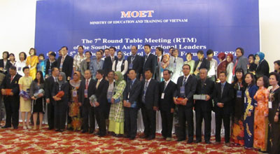 សន្និសីទមន្រ្តីជាន់ខ្ពស់អប់រំអាស៊ានលើកទី៧