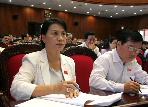 គណះលេខាមជ្ឈឹមផ្លាស់ប្តូរស្ថានភាពសារាចរណ៍លេខ០៣ជាមួយថ្នាក់ដឹកនាំនៃដំបន់ Tay Nguyen