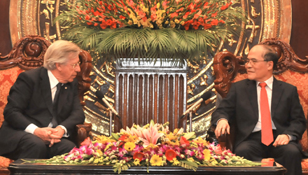 ប្រធានរដ្ឋសភាវៀតណាម Nguyen Sinh Hung ជួបសន្ទនាជាមួយអនុប្រធានាធិបតី Urguay ខាងកើ