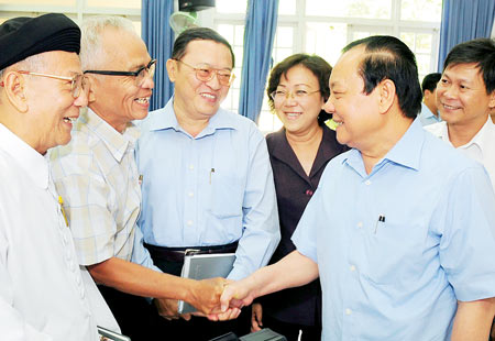 លេខាគណះកម្មាធិការ​បក្ស​ទីក្រុងហូជីមិញបានជួបធ្វើការជាមួយអ្នកបោះឆ្នោតខ័ណ្ឌទី៥