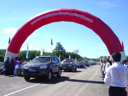 ពិធីសម្ពោធន៍និងដាកឲ្យប្រើប្រាស់ស្ពានទន្លេ Mang (វៀតណាម-កម្ពុជា)