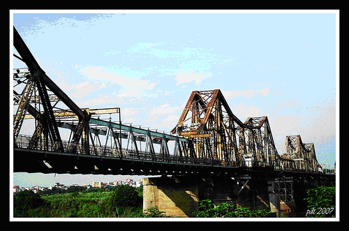 បារាំង​​យក​ចិត្ត​ទុកដាក់ជុសជួលស្ពានបុរាណ Long Bien