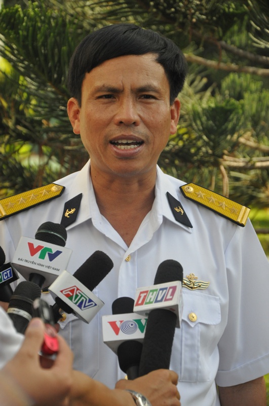 បញ្ជាការដ្ឋានលេខ៥កងទ័ពជើងទឹកវៀតណាមទៅសាកសួសុខទុក្ខ កម្មាភិបាlយុទ្ធជននិងប្រជាជននៅតំបន់សមុទ្រខាងនិរតី