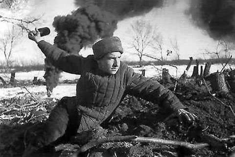 បណ្ដាសកម្មភាពរំលឹកខួបអនុស្សារវរីយ៍លើកទី ៧០ ទិវាជ័យជំនះលើសមរភូមិប្រយុទ្ធប្រវត្តិសាស្ត្រ Stalingrad