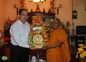 ឧបនាយករដ្ឋមន្ត្រី  Nguyen Thien Nhan ទៅបំពេញការងារនៅខេត្ត Tra Vinh