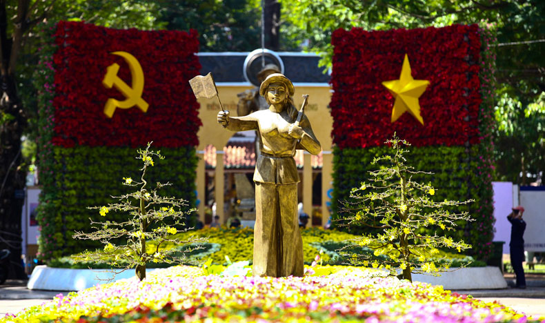 បុណ្យផ្កានិទាឃរដូវ Tao Dan ឆ្នាំ ២០១៣