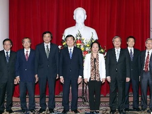 ប្រធានរដ្ឋ Truong Tan Sang ជួបធ្វើការជាមួយថ្នាក់ដឹកនាំនៃបណ្ដាស្ថាប័នមជ្ឈឹម