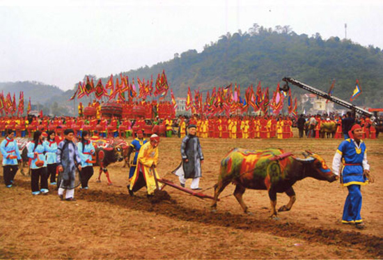 ពិធីបុណ្យច្រត់ព្រះនង្គ័ល-លើកទឹកចិត្តការអភិវឌ្ឍន៍កសិកម្ម