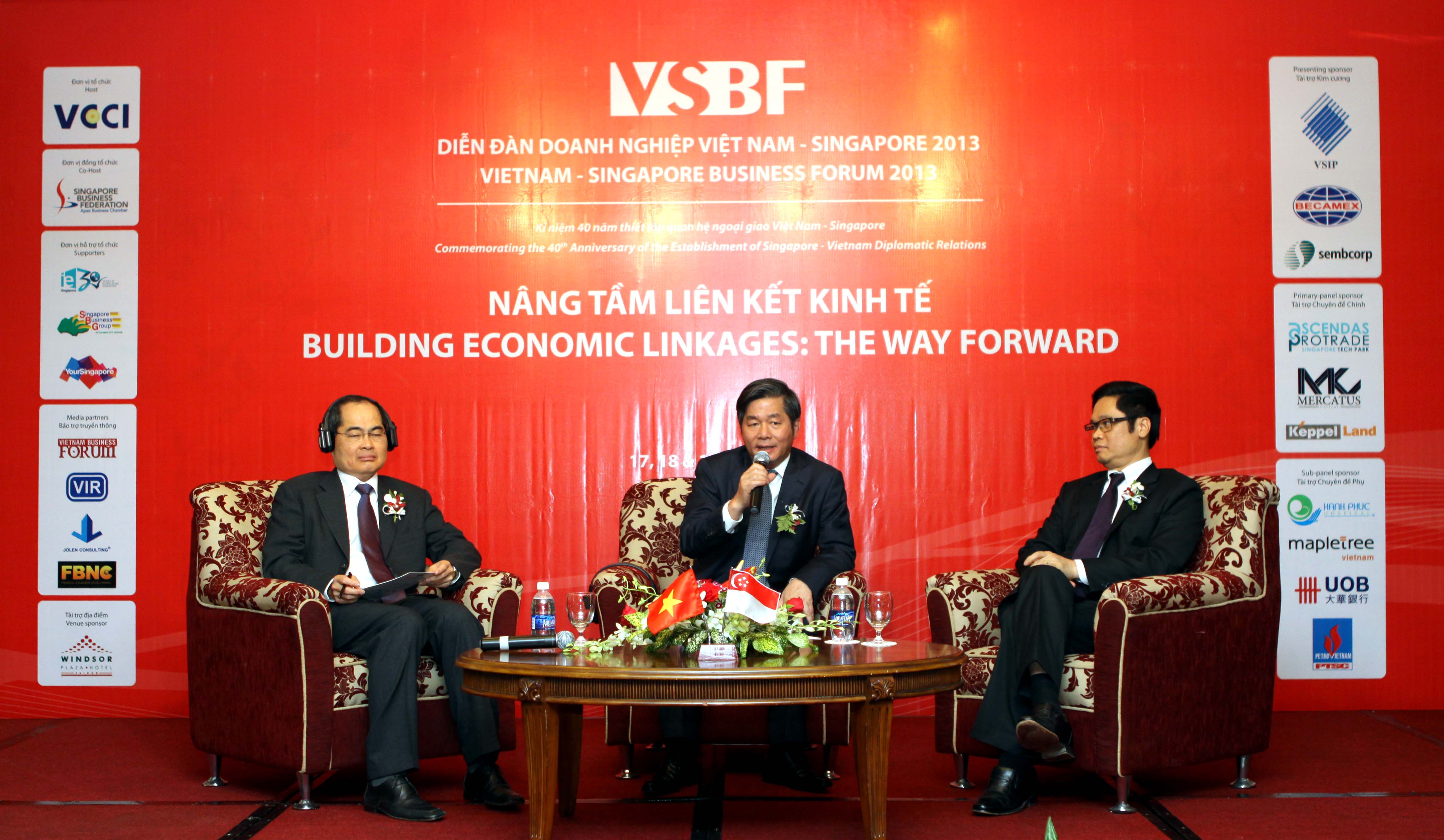 វេទិកាអង្គភាពអាជីវកម្មវៀតណាម-សិង្ហបុរី ២០១៣