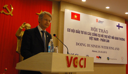 វៀតណាមនិងហ្វែនឡងបង្កើនការតភ្ជាប់ពាណិជ្ជកម្ម