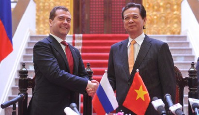 នាយករដ្ឋមន្ត្រីទៅបំពេញទស្សនកិច្ចជាផ្លូវការនៅរុស្ស៊ីនិងបែឡារូស