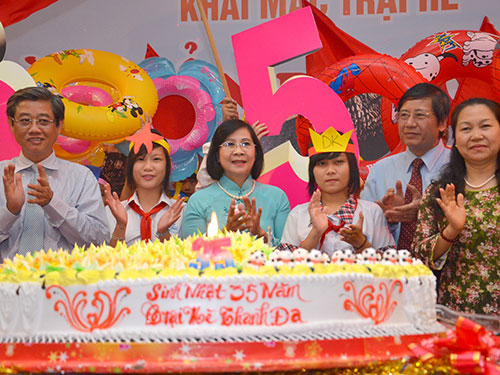 បើកការបោះជំរុំវិស្សមកាល Thanh Da