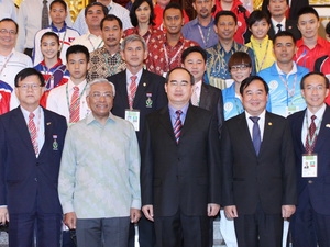 ឧបនាយករដ្ឋមន្ត្រីវៀតណាមទទួលជួបសន្ទនាជាមួយបណ្ដាប្រធានគណះប្រតិភូកីឡាកូនសិស្សអាស៊ីអាគ្នេយ៍